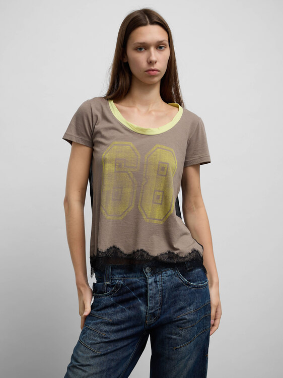 Cultura Graphic T-Shirt 